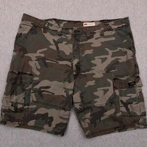 Wrangler Camo Cargo Shorts Men's 42 Relaxed Fit Military Grunge Skater 9" Inseam